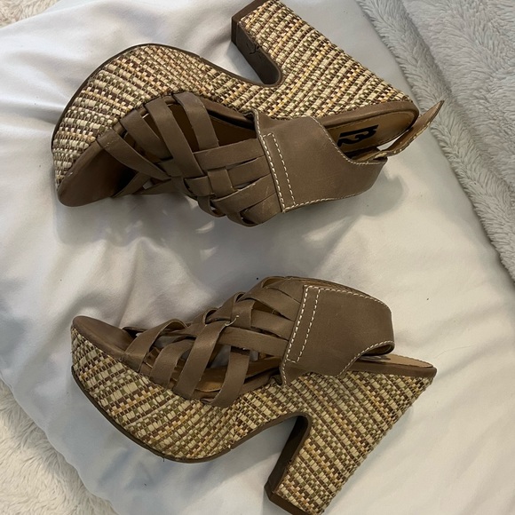 R2 Lolita heels size 6 sandal in good condition . - Picture 2 of 5